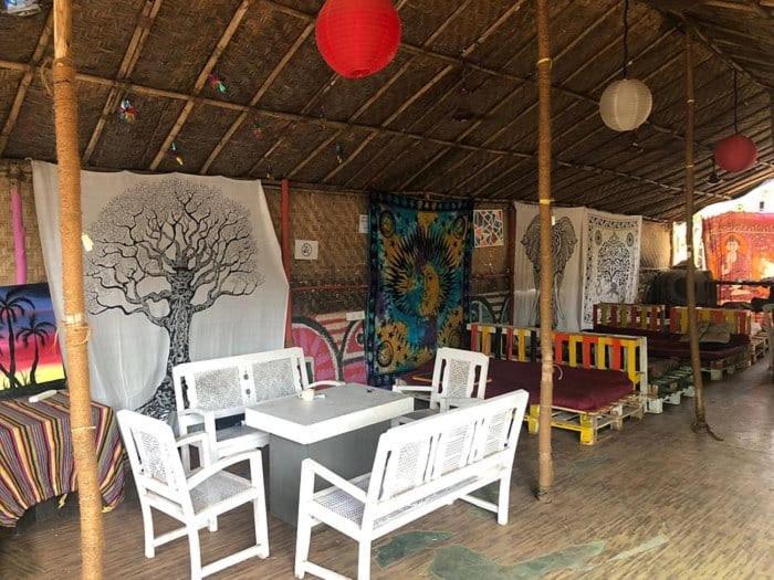 Hippie Hostel Or Goamazing Hostel Anjuna Bagian luar foto