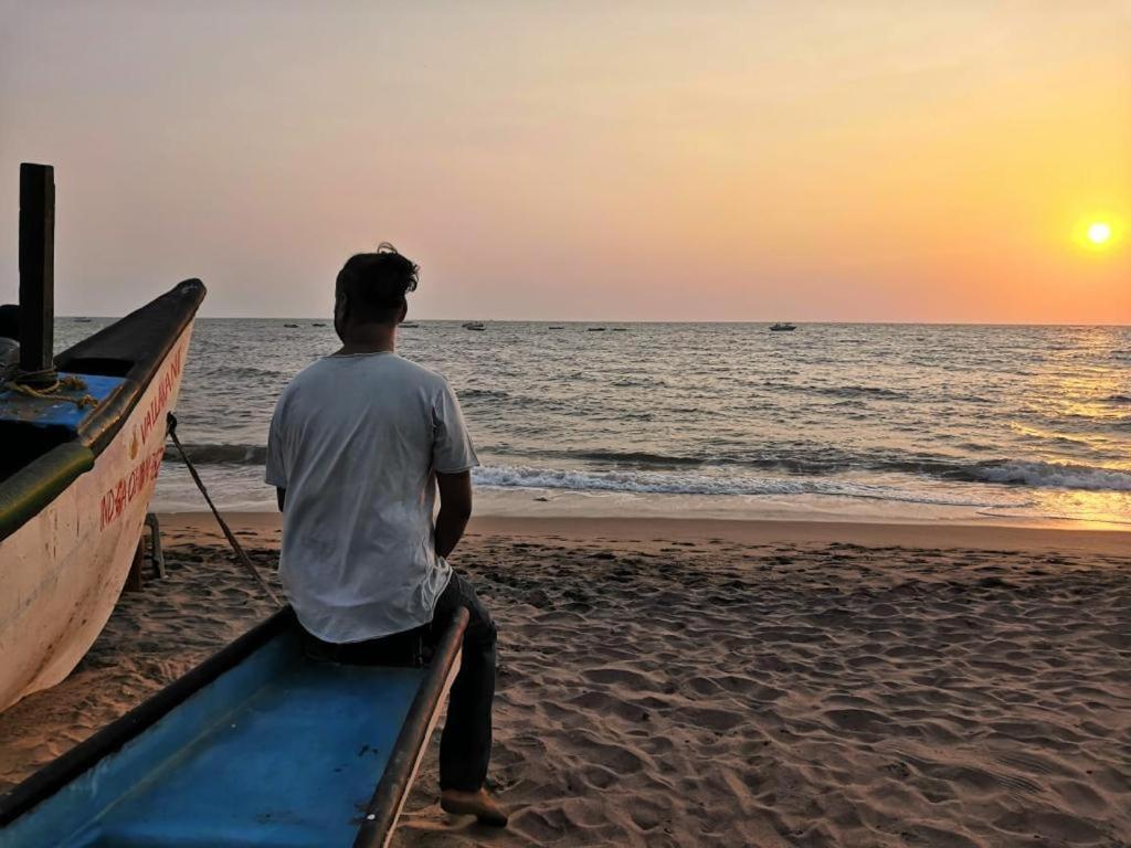 Hippie Hostel Or Goamazing Hostel Anjuna Bagian luar foto