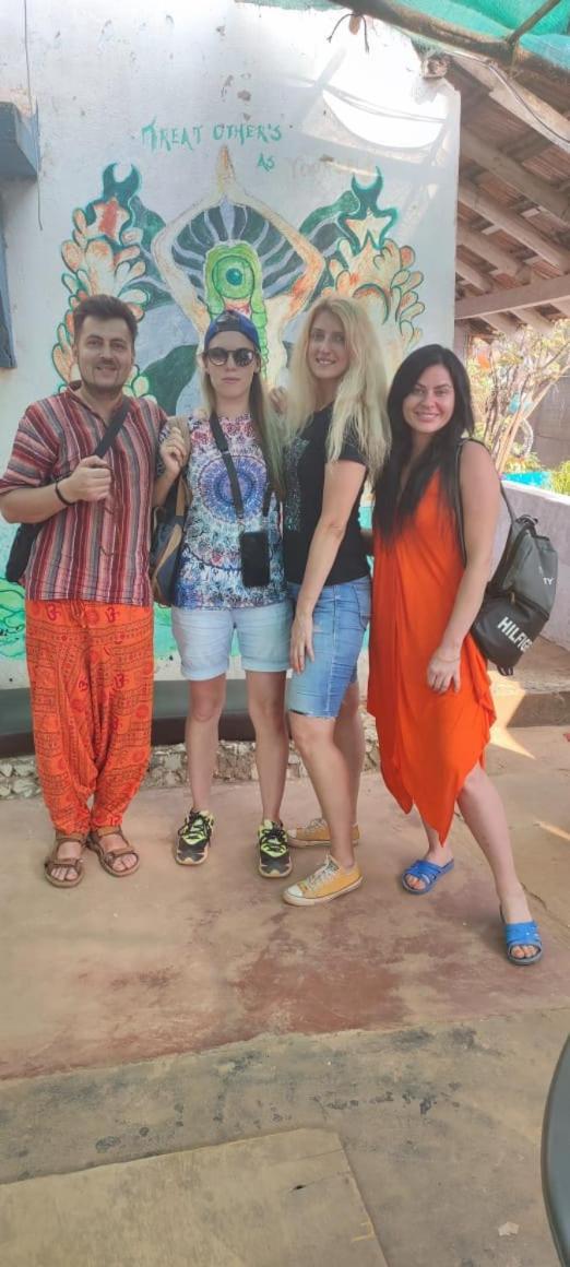 Hippie Hostel Or Goamazing Hostel Anjuna Bagian luar foto